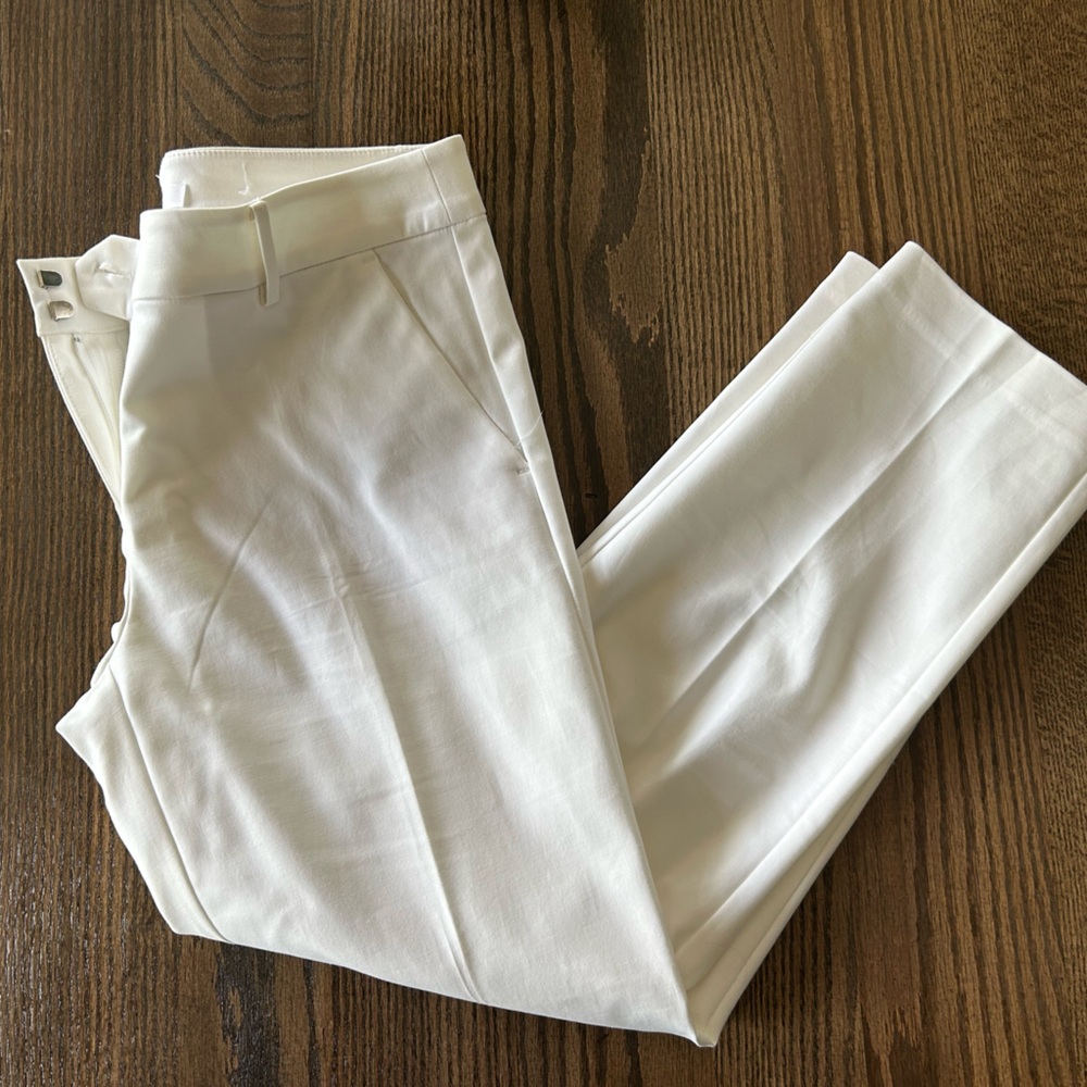 LOFT Women's White Cropped Pants - Never Worn!
